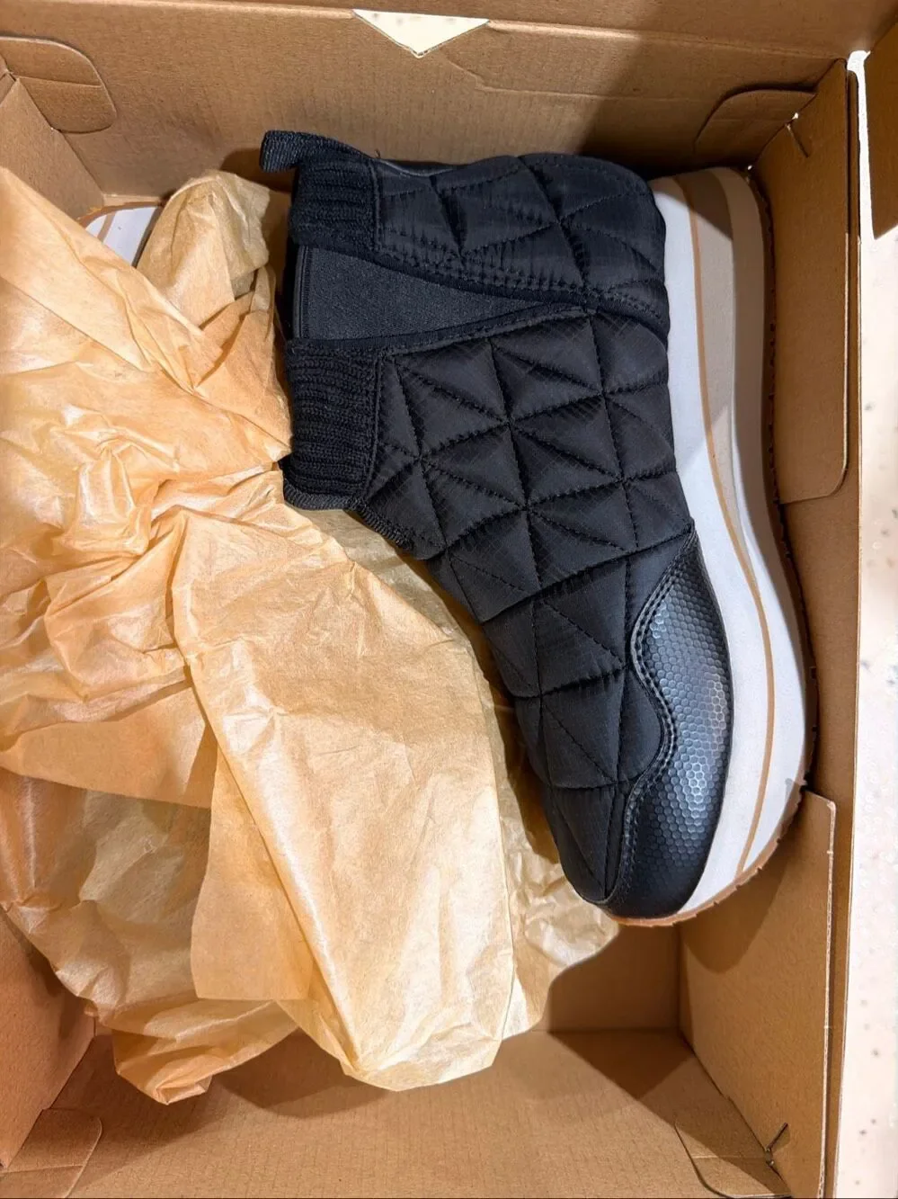 TEVA Black ReEmber Quilted Slip-On Outdoor Comfort Mid Platform Booties 6